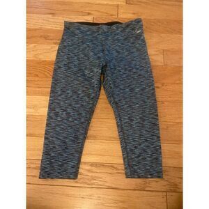 Spalding women's athletic mid rise capri spandex leggings size small